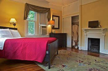 Boyce Waypoint House Bed And Breakfast المظهر الخارجي الصورة